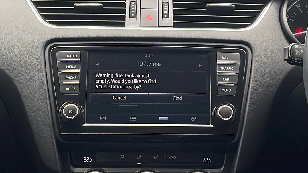 2015 SKODA Octavia 132 Tsi Elegance, Automatic, 110786 km, Infotainment System