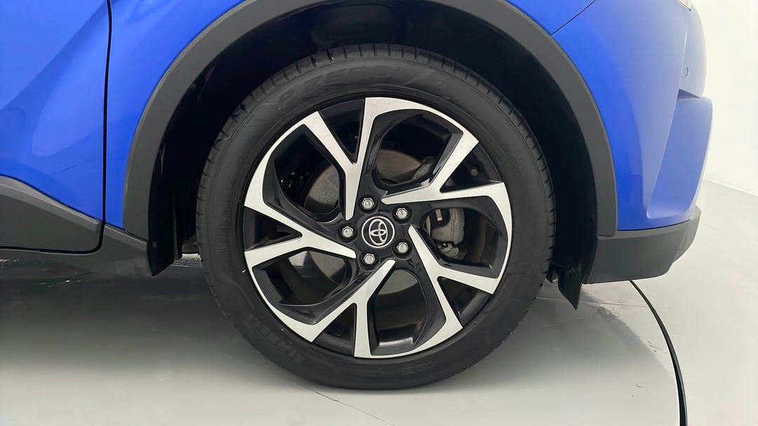 2018 Toyota C-HR Koba (awd), Automatic, 74362 km, Right Front Wheel