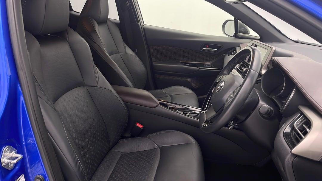 2018 Toyota C-HR Koba (awd), Automatic, 74362 km, Right Side Front Door Cabin View