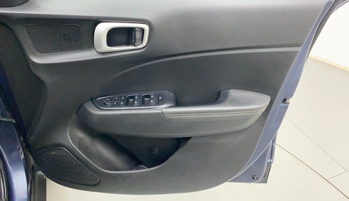 2020 Hyundai VENUE SX 1.0 (O) TURBO IMT, Petrol, Manual, 51,164 km, Driver Side Door Panels Control