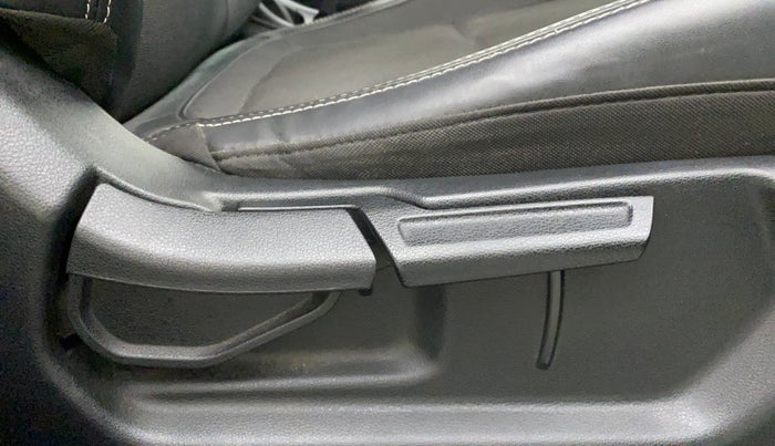2020 Hyundai VENUE SX 1.0 (O) TURBO IMT, Petrol, Manual, 51,164 km, Driver Side Adjustment Panel