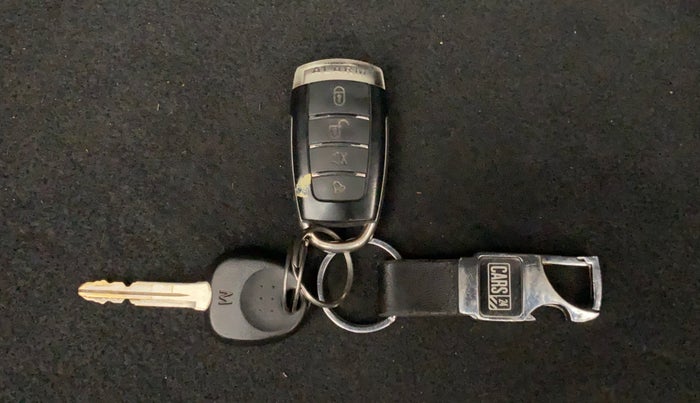 2019 Hyundai NEW SANTRO MAGNA, Petrol, Manual, 36,870 km, Key Close Up