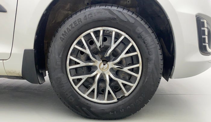 2017 Maruti Swift VXI D, Petrol, Manual, 48,330 km, Right Front Wheel