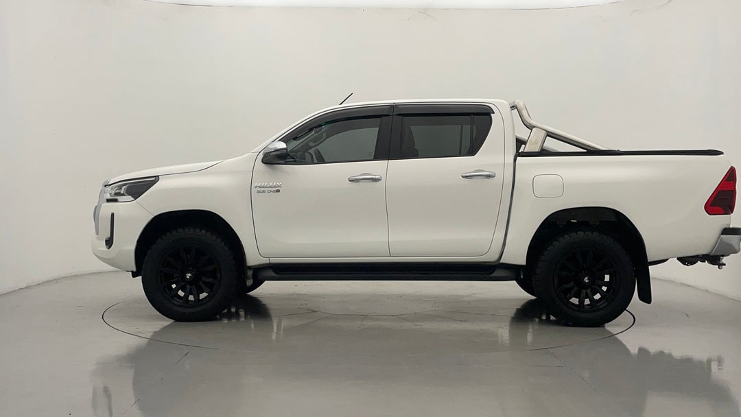 2021 Toyota Hilux Sr5 (4x4), Automatic, 65633 km, Left Side View