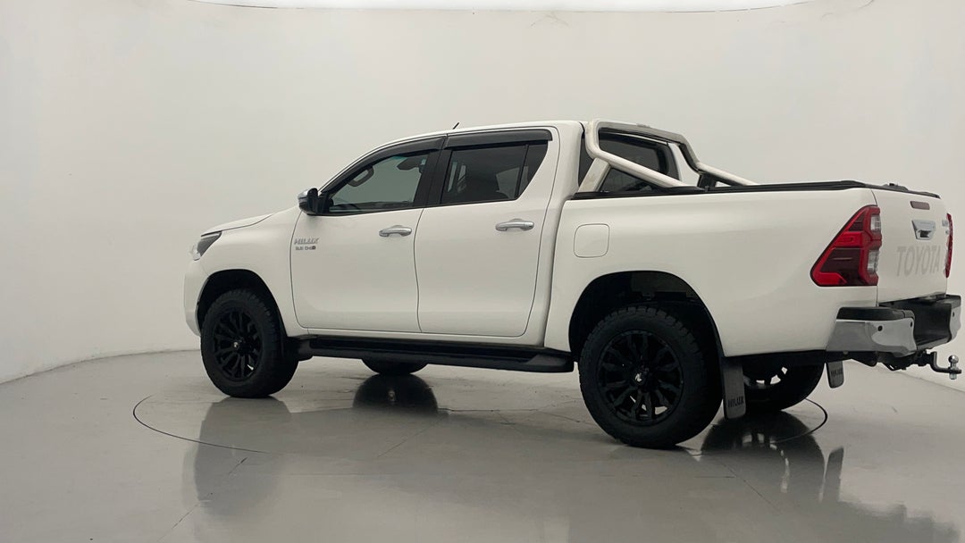 2021 Toyota Hilux Sr5 (4x4), Automatic, 65633 km, Left Back Diagonal (45- Degree) View