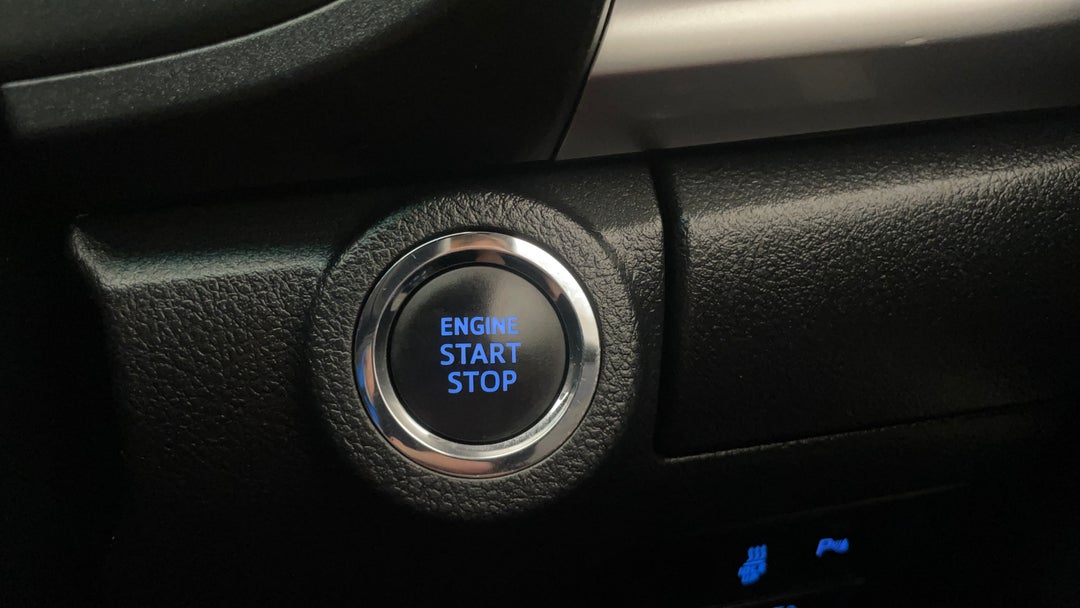 2021 Toyota Hilux Sr5 (4x4), Automatic, 65633 km, Keyless / Button Start