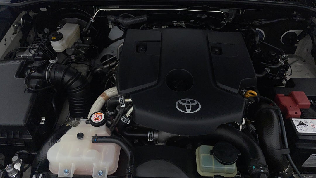 2021 Toyota Hilux Sr5 (4x4), Automatic, 65633 km, Open Bonnet (Engine)