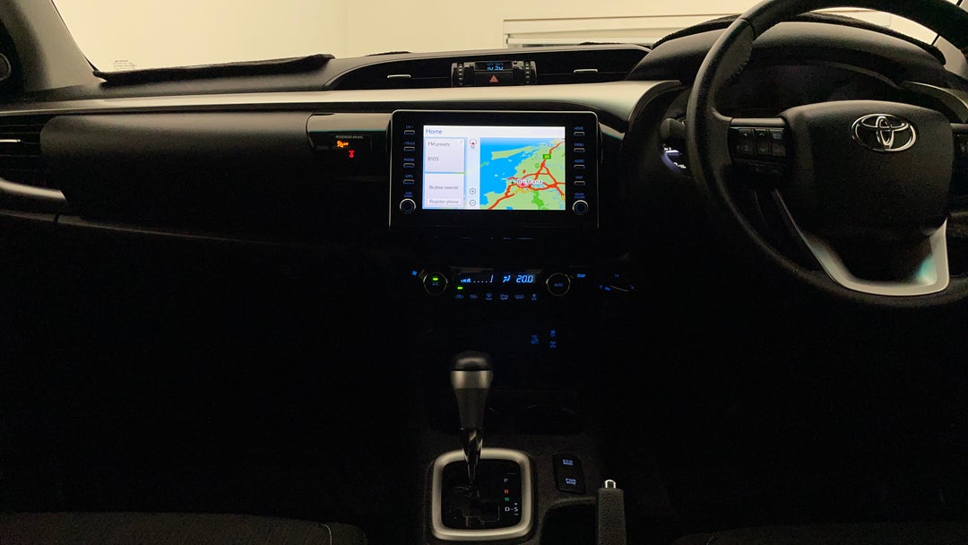 2021 Toyota Hilux Sr5 (4x4), Automatic, 65633 km, Dashboard View