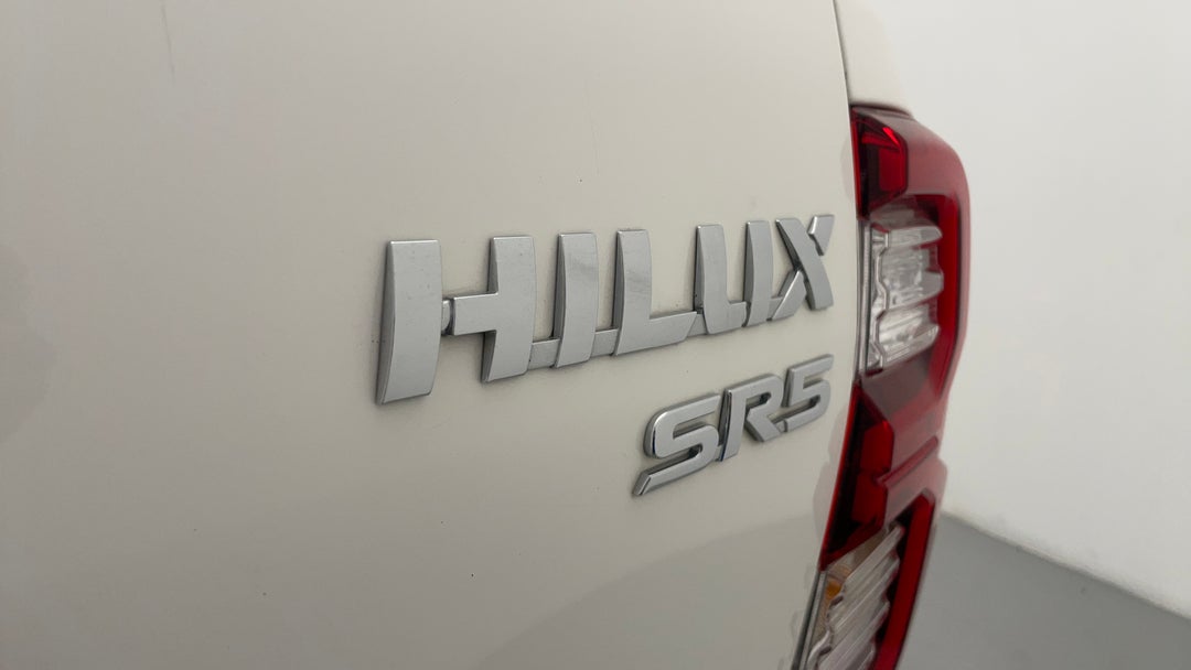 2021 Toyota Hilux Sr5 (4x4), Automatic, 65633 km, Badge (Boot Right Side)