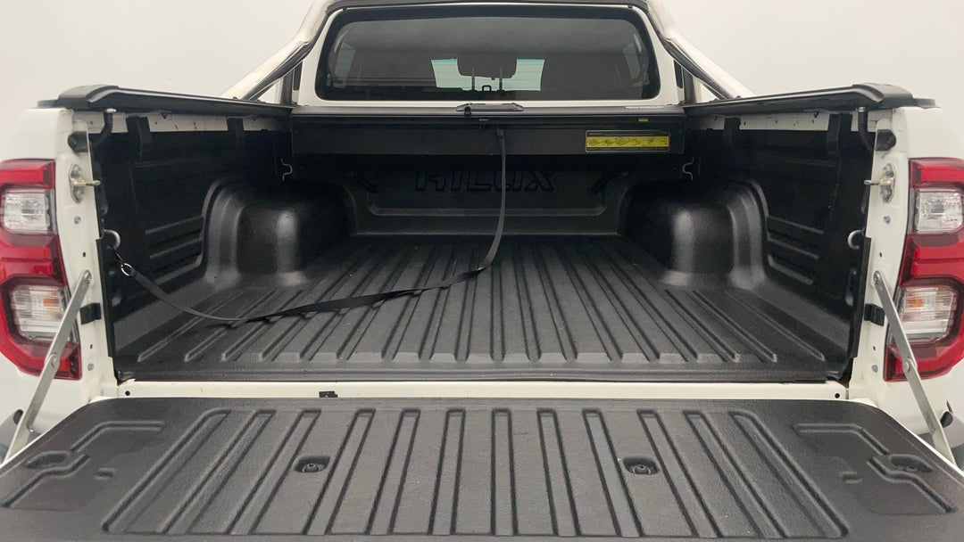 2021 Toyota Hilux Sr5 (4x4), Automatic, 65633 km, Boot Inside View