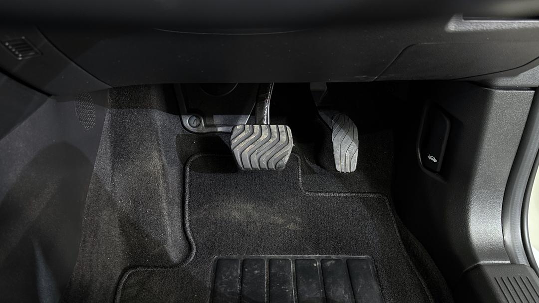 2023 Nissan X-trail Ti-l (4WD) E-power (hybrid), Automatic, 39250 km, Pedals and Footmat