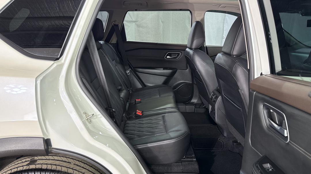 2023 Nissan X-trail Ti-l (4WD) E-power (hybrid), Automatic, 39250 km, Right Side Rear Door Cabin View