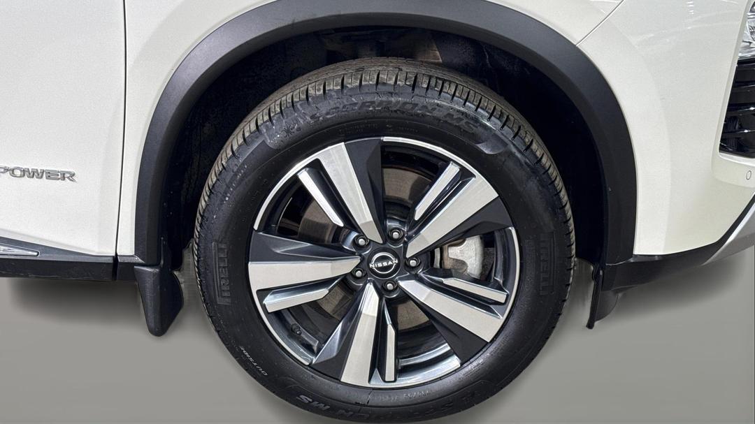 2023 Nissan X-trail Ti-l (4WD) E-power (hybrid), Automatic, 39250 km, Right Front Wheel