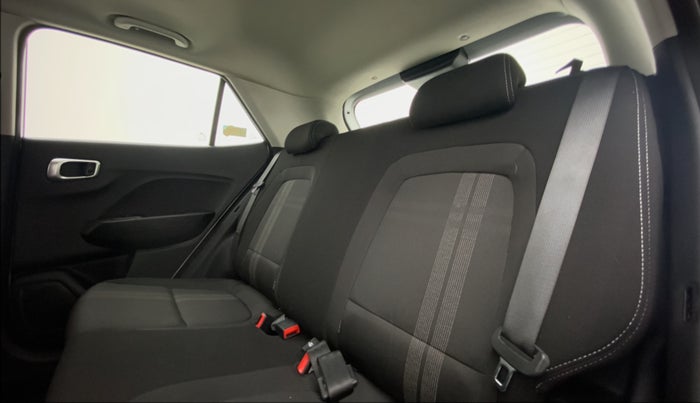 2021 Hyundai VENUE SX 1.0 GDI IMT, Petrol, Manual, 16,435 km, Right Side Rear Door Cabin