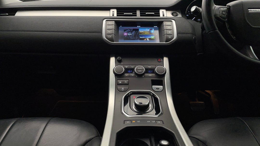 2017 Range Rover Evoque Td4 150 Se, Automatic, 59804 km, Center Console