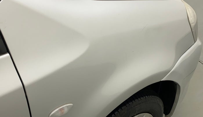 2013 Toyota Etios Liva G, CNG, Manual, 81,876 km, Right fender - Slightly dented