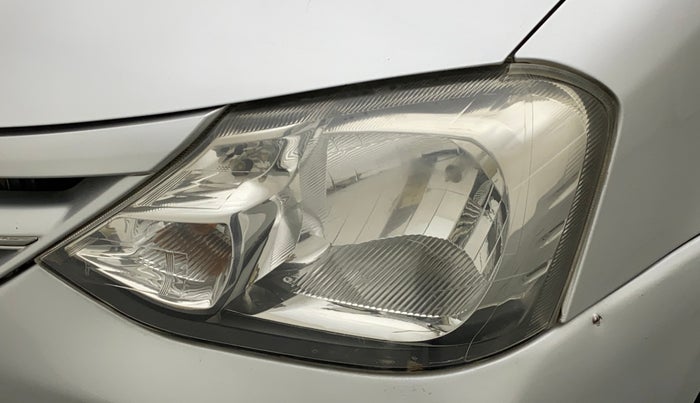 2013 Toyota Etios Liva G, CNG, Manual, 81,876 km, Left headlight - Minor scratches