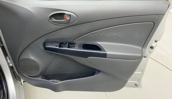 2013 Toyota Etios Liva G, CNG, Manual, 81,876 km, Driver Side Door Panels Control