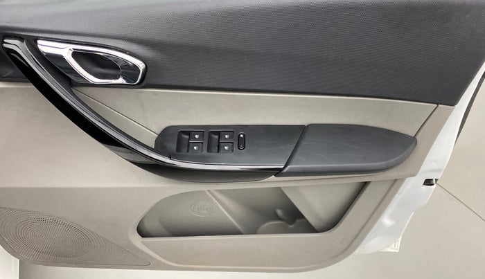 2017 Tata Tiago XZ 1.2 REVOTRON, Petrol, Manual, 28,838 km, Driver Side Door Panels Control