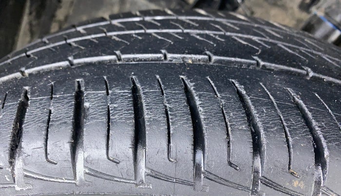 2019 Maruti Vitara Brezza VDI, Diesel, Manual, 25,691 km, Left Front Tyre Tread