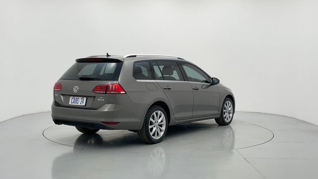 Right Back Diagonal (45- Degree) View