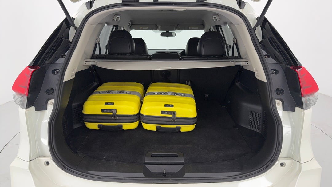 2017 Nissan X-trail St-l (2wd), Automatic, 108741 km, Boot Inside View with Luggage