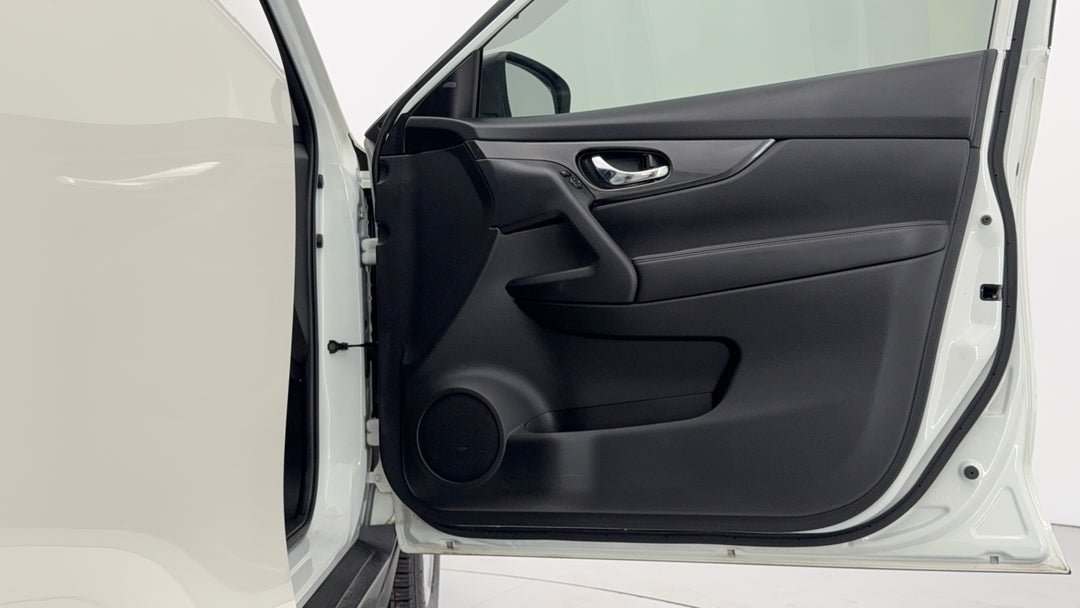 2017 Nissan X-trail St-l (2wd), Automatic, 108741 km, Speaker View