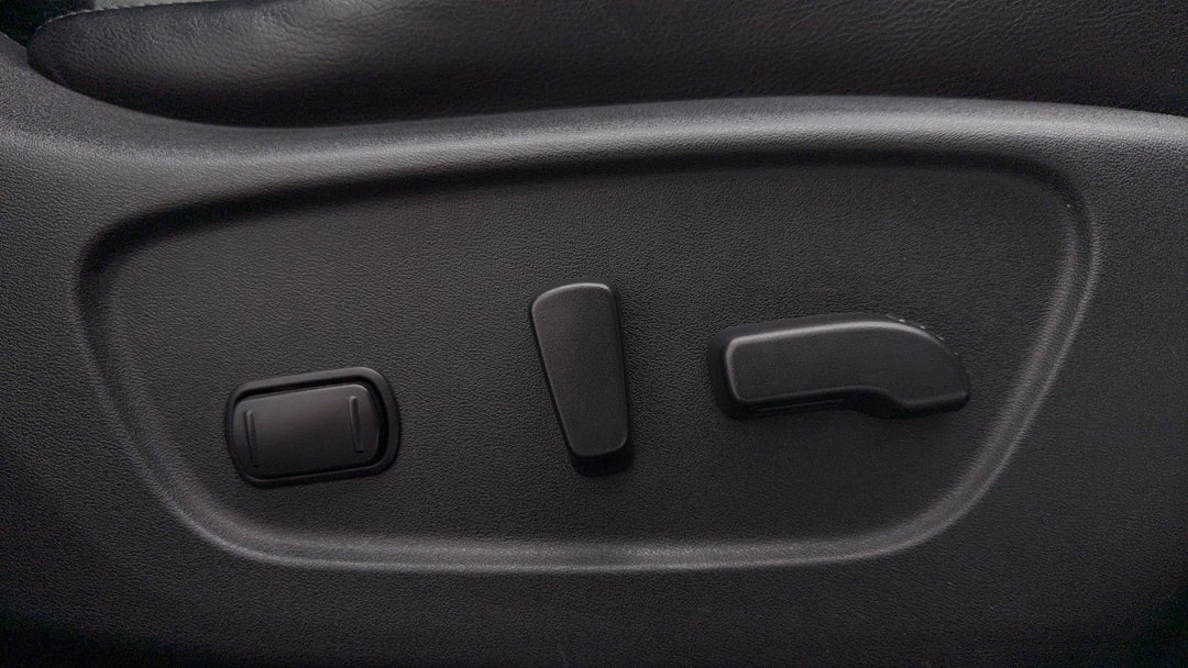 2017 Nissan X-trail St-l (2wd), Automatic, 108741 km, Drivers Side Adjustment Panel