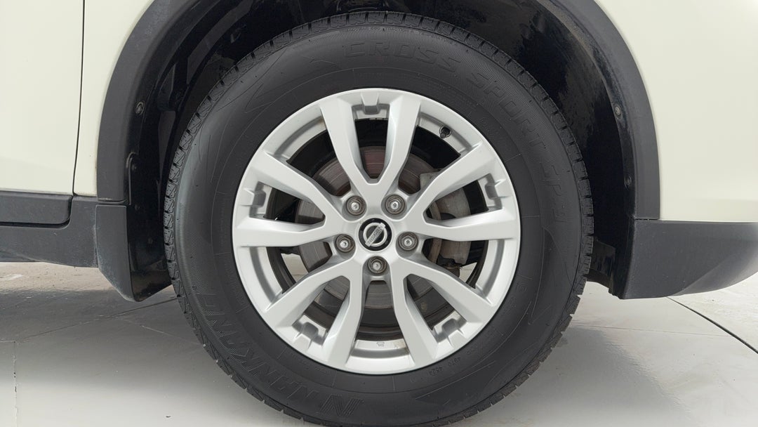 2017 Nissan X-trail St-l (2wd), Automatic, 108741 km, Right Front Wheel
