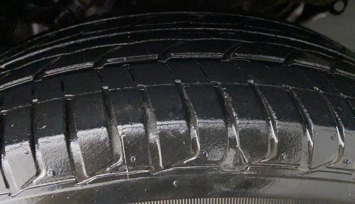 2017 Honda Jazz 1.2 SV MT, Petrol, Manual, 84,056 km, Left Rear Tyre Tread
