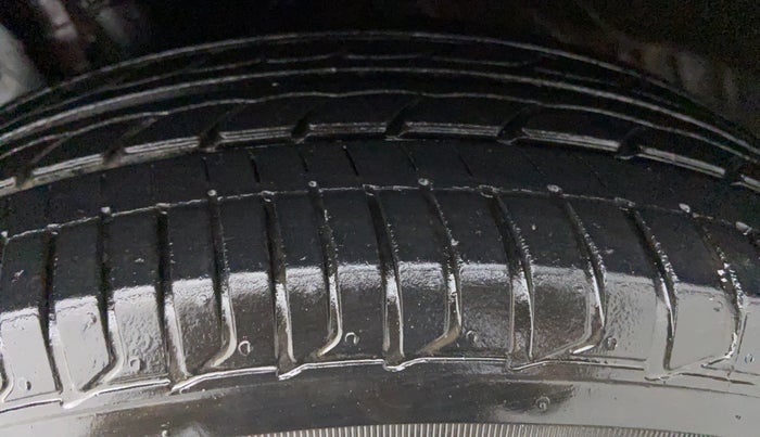 2017 Honda Jazz 1.2 SV MT, Petrol, Manual, 84,056 km, Left Front Tyre Tread