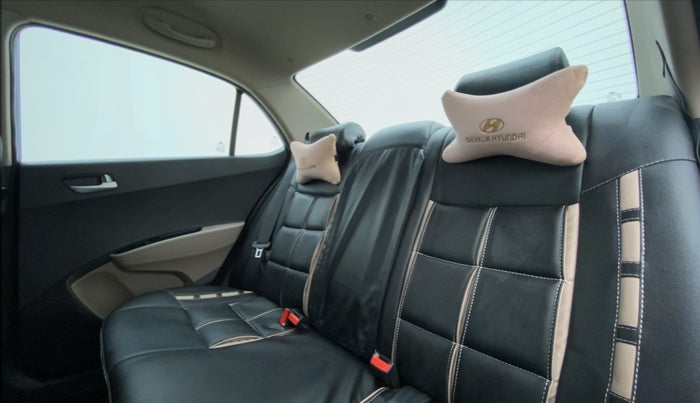 2016 Hyundai Xcent S 1.2, Petrol, Manual, 42,313 km, Right Side Rear Door Cabin