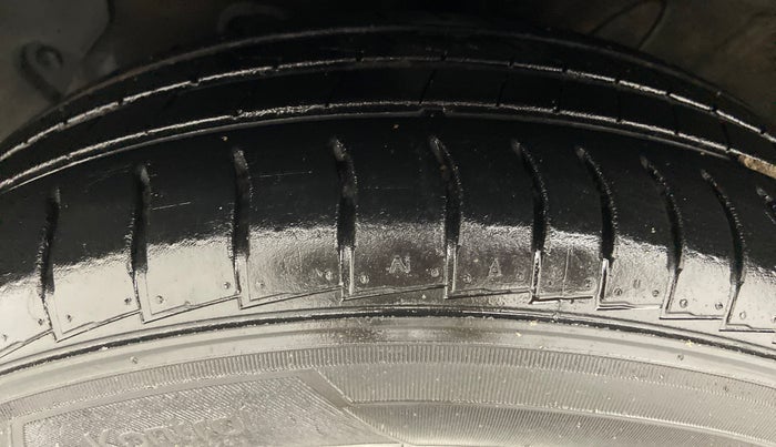 2019 Hyundai NEW SANTRO SPORTZ 1.1, Petrol, Manual, 33,640 km, Left Front Tyre Tread