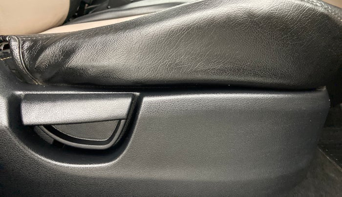 2019 Hyundai NEW SANTRO SPORTZ 1.1, Petrol, Manual, 33,640 km, Driver Side Adjustment Panel