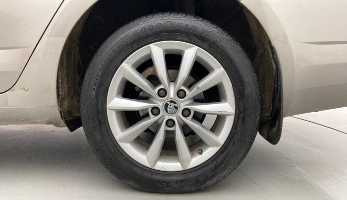 2015 Skoda Octavia ELEGANCE 2.0 TDI AT, Diesel, Automatic, 81,999 km, Left Rear Wheel