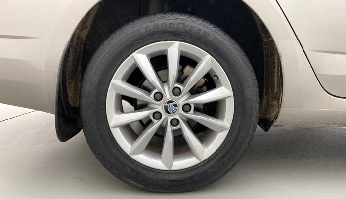 2015 Skoda Octavia ELEGANCE 2.0 TDI AT, Diesel, Automatic, 81,999 km, Right Rear Wheel