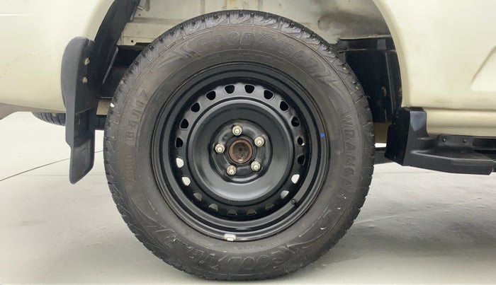 2017 Mahindra Scorpio S6+ INTELL HYBRID, Diesel, Manual, 38,170 km, Right Rear Wheel