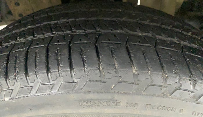 2017 Mahindra Scorpio S6+ INTELL HYBRID, Diesel, Manual, 38,170 km, Right Front Tyre Tread