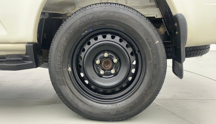 2017 Mahindra Scorpio S6+ INTELL HYBRID, Diesel, Manual, 38,170 km, Left Rear Wheel