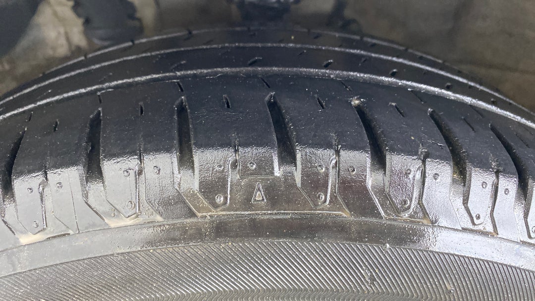 Left Front Tyre Tread