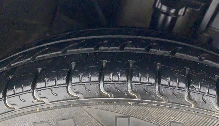 2018 Datsun Redi Go T (O), Petrol, Manual, 31,913 km, Right Front Tyre Tread