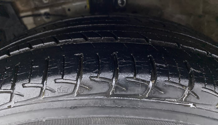 2017 Maruti Ertiga VDI SHVS, Diesel, Manual, 53,539 km, Left Front Tyre Tread