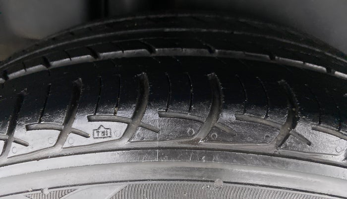 2016 Maruti Ciaz VXI, Petrol, Manual, 44,181 km, Right Rear Tyre Tread