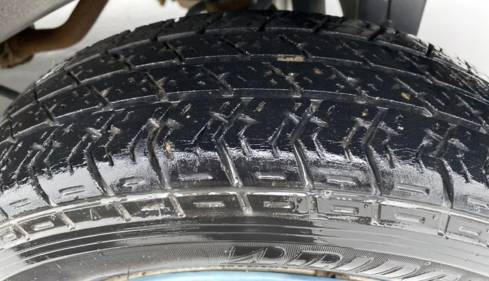 2017 Maruti Eeco 5 STR WITH AC PLUSHTR, Petrol, Manual, 33,893 km, Left Rear Tyre Tread