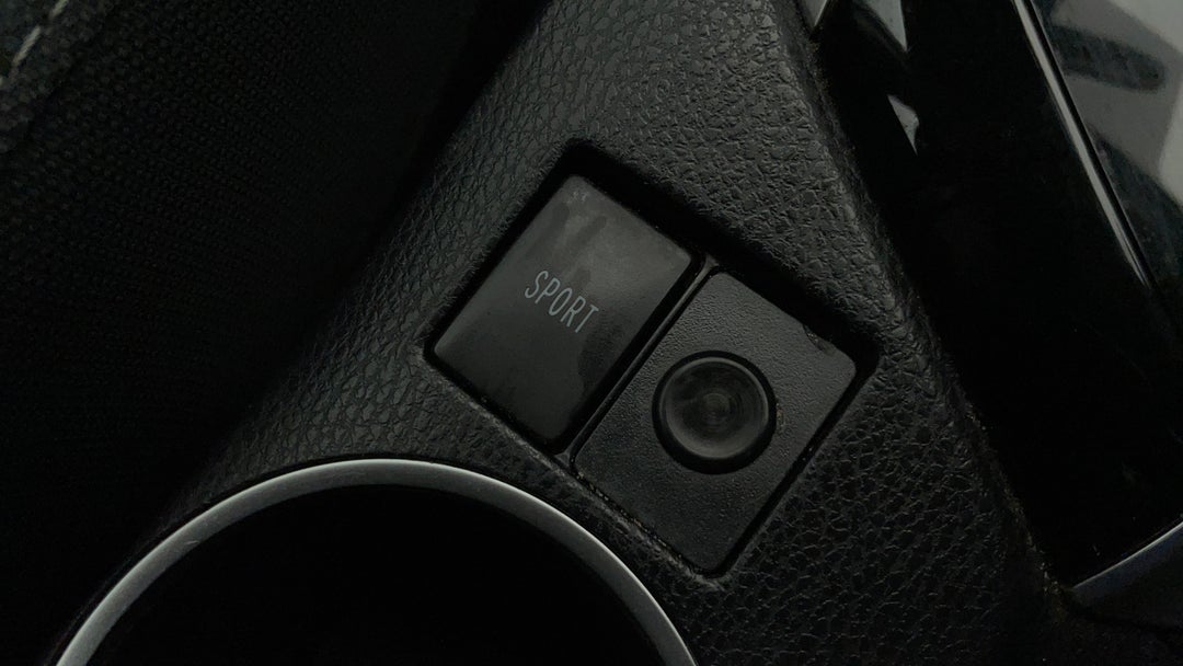 2018 Toyota Corolla Sx, Automatic, 91626 km, Utility Switches/Buttons