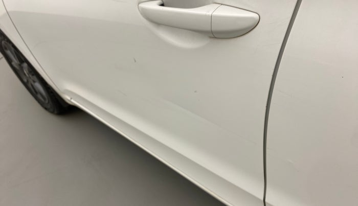 2020 Hyundai Elite i20 SPORTZ PLUS 1.2, Petrol, Manual, 53,876 km, Front passenger door - Slightly dented