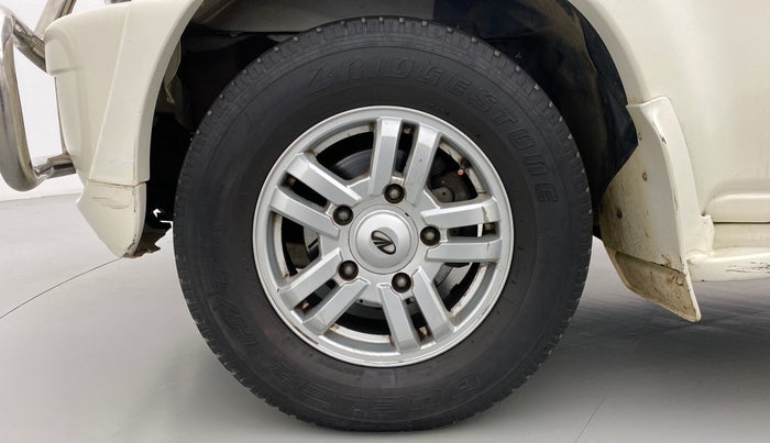 2014 Mahindra Scorpio VLX AIRBAG AT BS IV, Diesel, Automatic, 43,538 km, Left Front Wheel