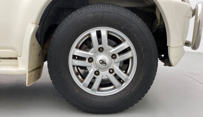 2014 Mahindra Scorpio VLX AIRBAG AT BS IV, Diesel, Automatic, 43,538 km, Right Front Wheel