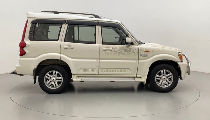 2014 Mahindra Scorpio VLX AIRBAG AT BS IV, Diesel, Automatic, 43,538 km, Right Side View