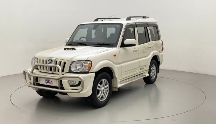 2014 Mahindra Scorpio VLX AIRBAG AT BS IV, Diesel, Automatic, 43,538 km, Left Front Diagonal